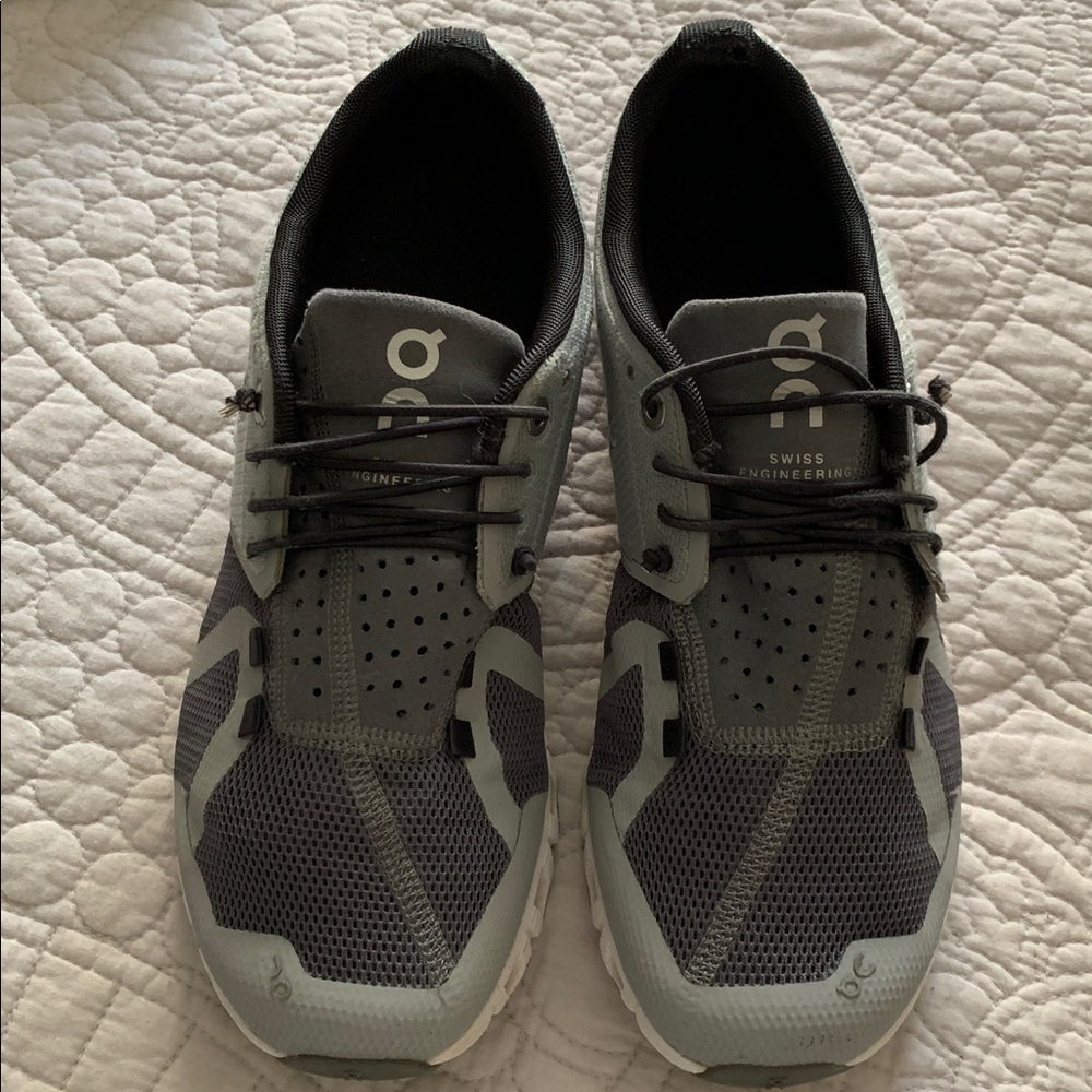On Running Women's Black and Gray Athletic Shoes | Size 7.5 - Picture 4 of 10